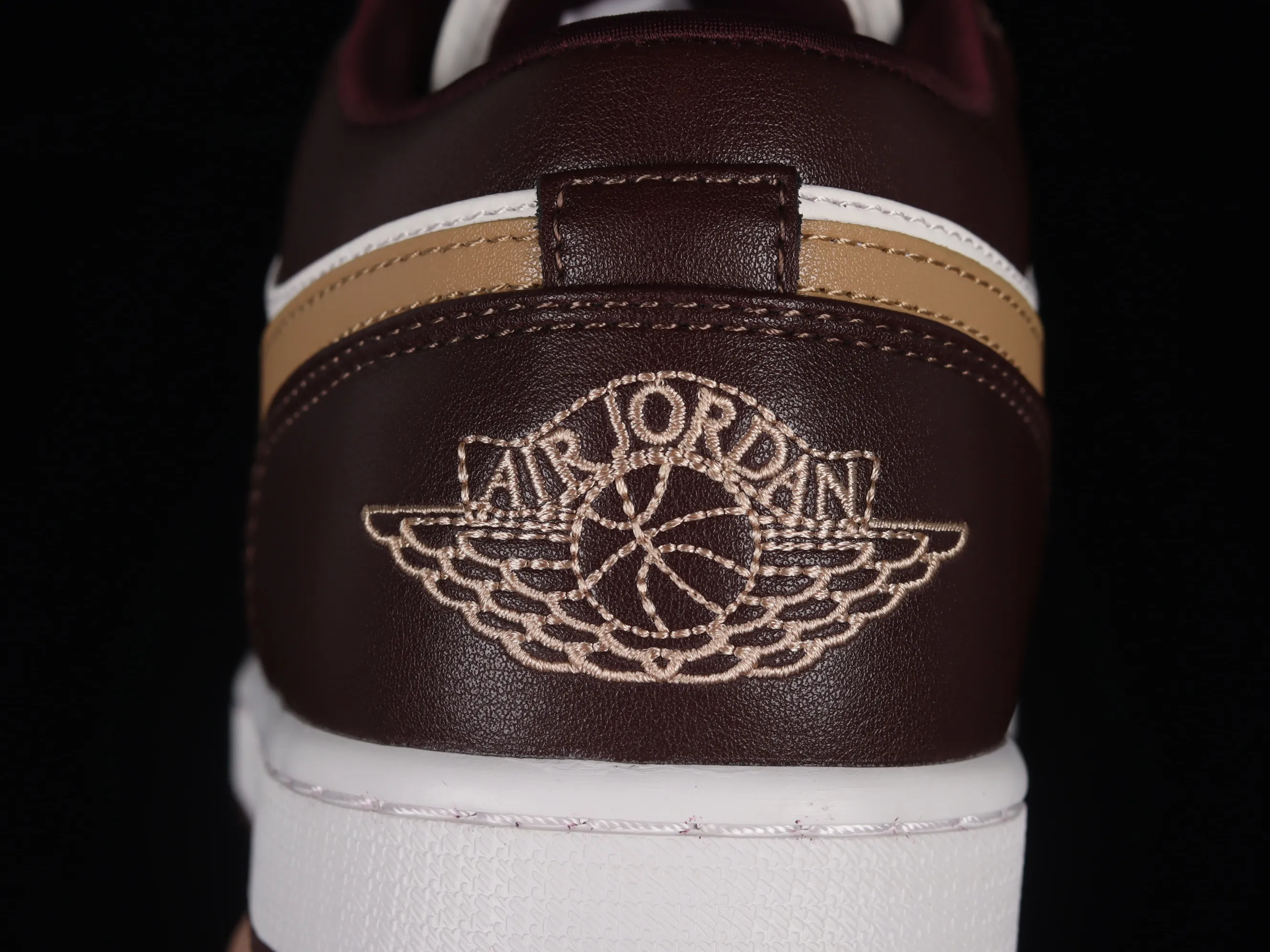 All categories Air Jordan Jordan series basketball shoes Air Jordan 1 Low Z version Air Jordan 1 Low AJ1 Joe 1 white coffee color low-top cultural casual sneakers DC0774-200